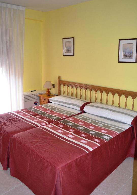 Hostal El Vegano Utiel Esterno foto